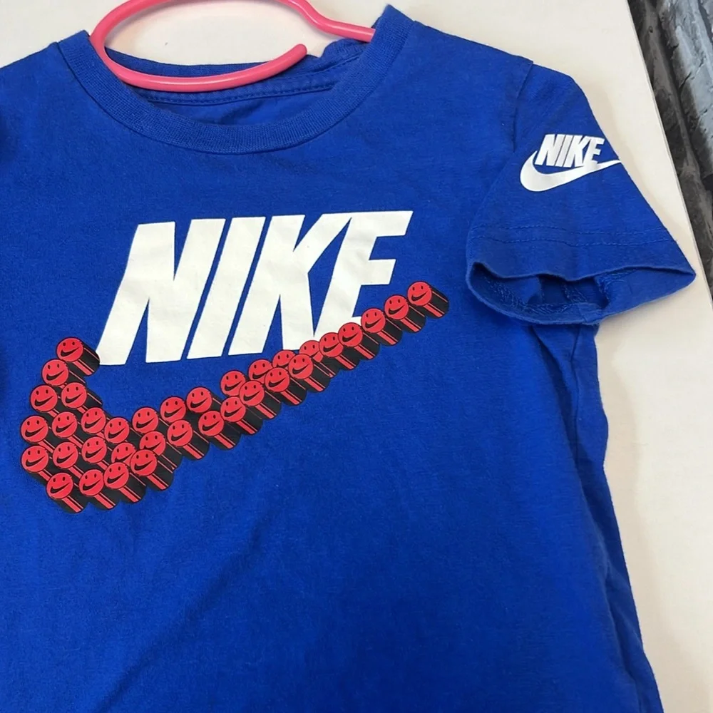 Nike‎ T-shirt